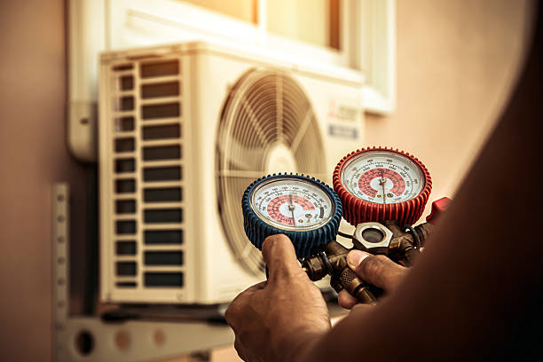 Professional Ac Installation technician working in Greenfield, IN